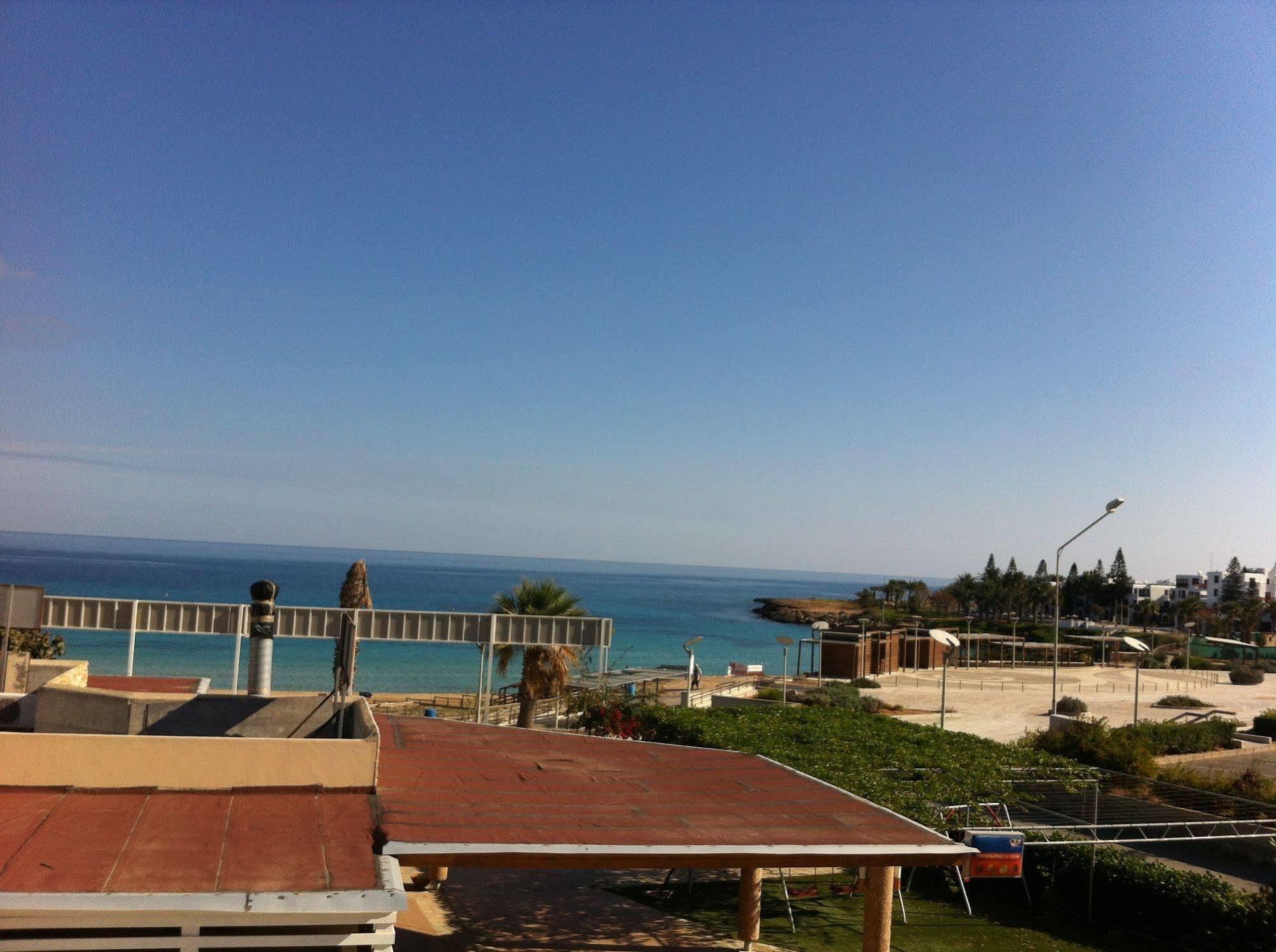 Blue Peter Apartments Protaras Eksteriør bilde