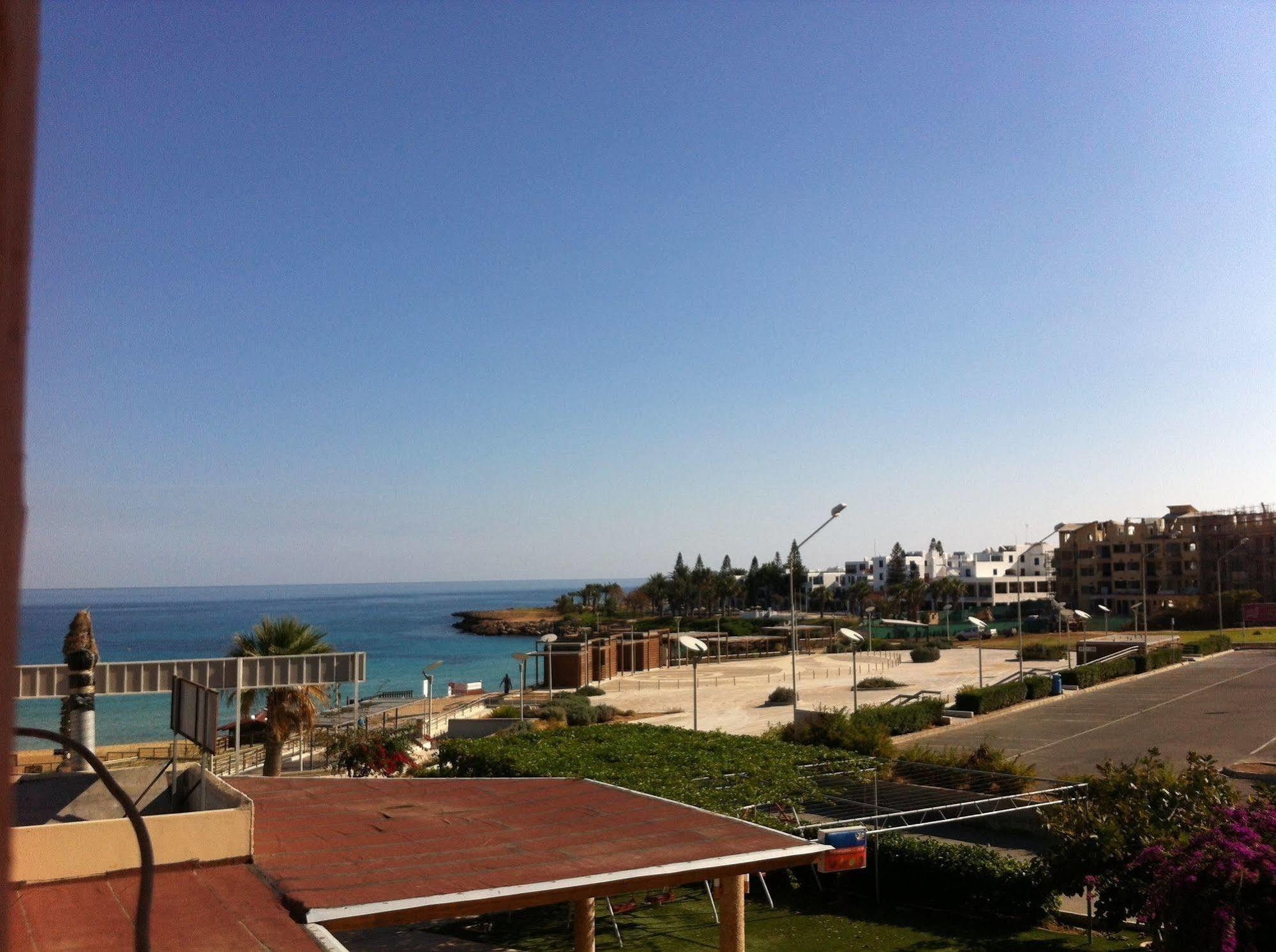 Blue Peter Apartments Protaras Eksteriør bilde